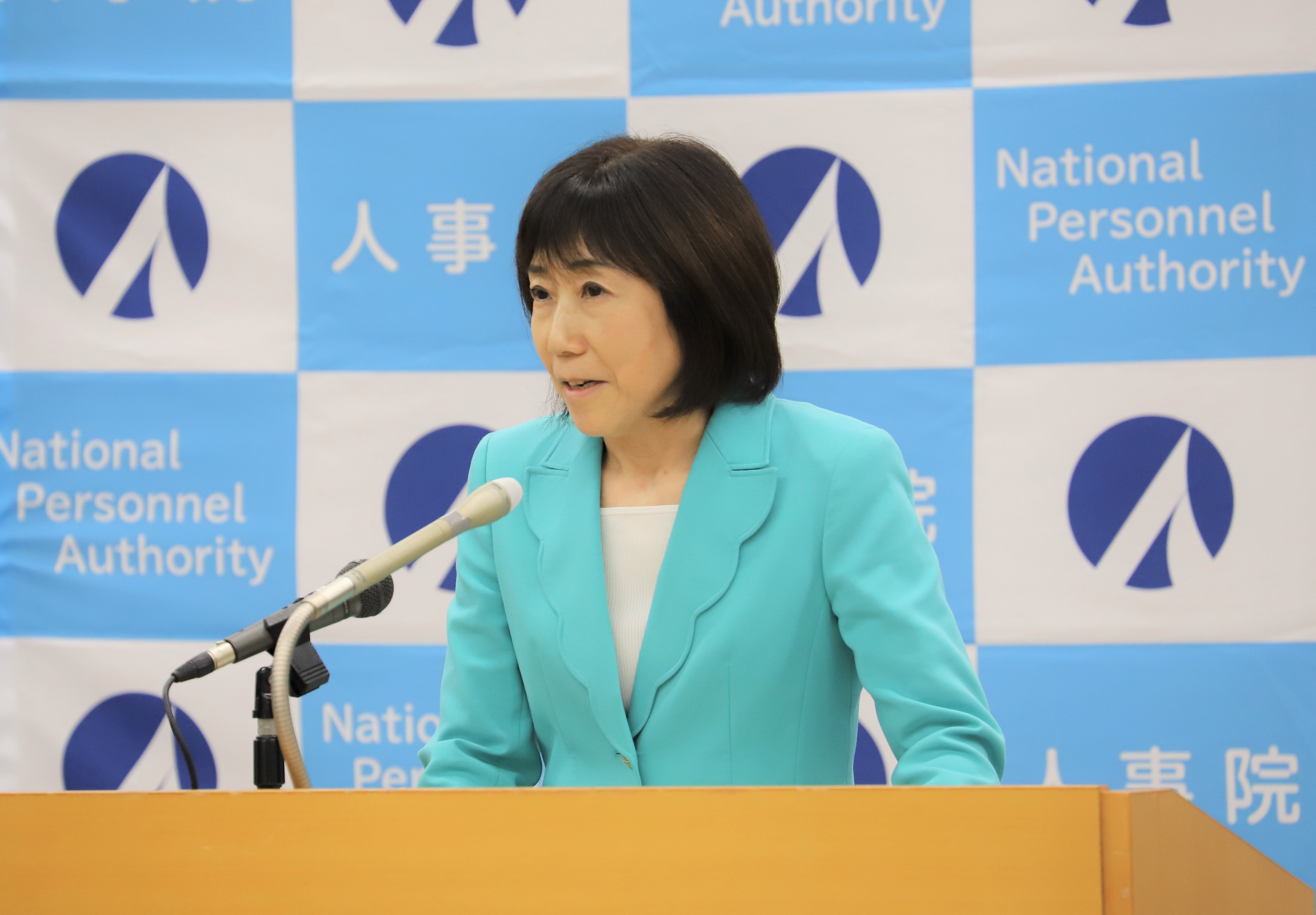 令和4年度年次報告書総裁記者会見