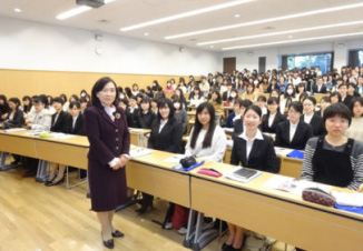 東京地区(第2回)における一宮人事院総裁による開会挨拶の様子